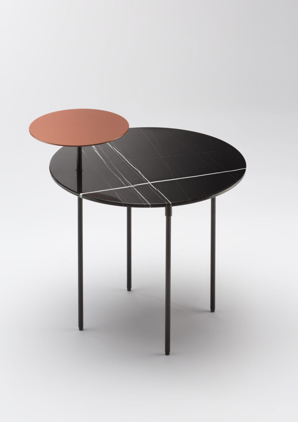 Table Eclipse marbre de Sahara, tablette acier terracotta